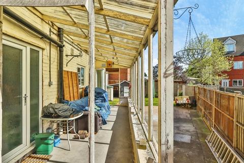 4 bedroom semi-detached house for sale, Nottingham Road, ILKESTON