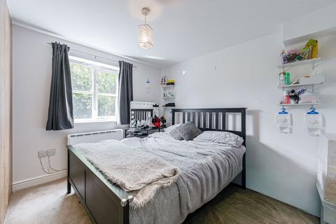 2 bedroom flat for sale, Thyme Close, Kidbrooke, London, SE3