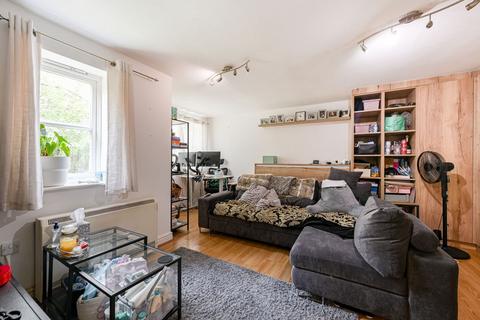 2 bedroom flat for sale, Thyme Close, Kidbrooke, London, SE3