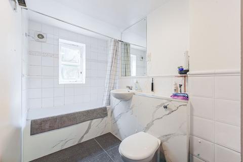 2 bedroom flat for sale, Thyme Close, Kidbrooke, London, SE3