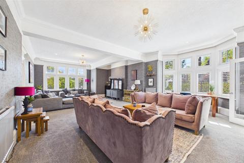 7 bedroom detached house for sale, London Road, Newark