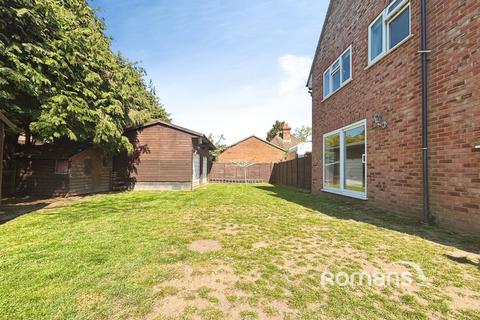 4 bedroom semi-detached house for sale, Moulsham Copse Lane, Yateley, Hampshire