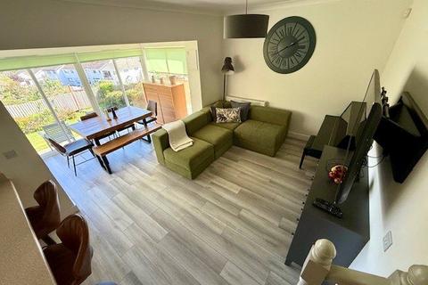 undefined, Clos Belyn, Llandudno Junction, Conwy, LL31