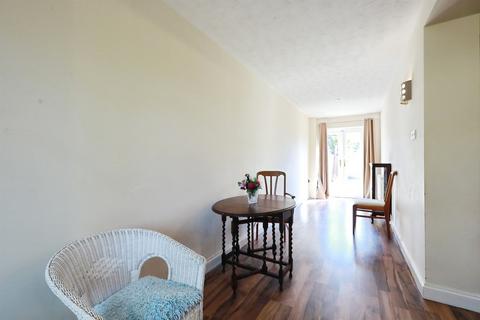 3 bedroom end of terrace house for sale, Glenmore Road, Carterton