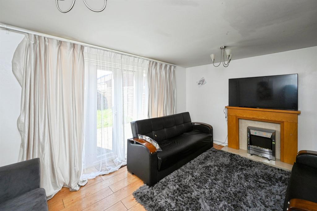 House in Nottingham, Cinderhill, Nottinghamshire - View 3