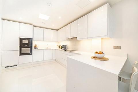 2 bedroom flat for sale, Merton Road, South Wimbledon SW19