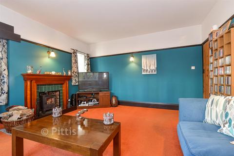 4 bedroom detached house for sale, St. John's Road, Sandown PO36