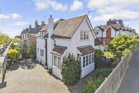 4 bedroom detached house for sale, St. John's Road, Sandown PO36