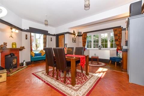 4 bedroom detached house for sale, St. John's Road, Sandown PO36