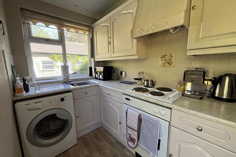 3 bedroom semi-detached house for sale, Furnace Grove, Bradford BD12