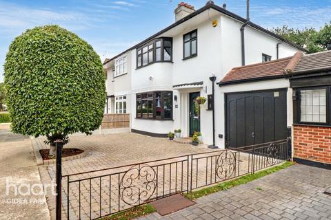 Netherpark Drive, Gidea Park