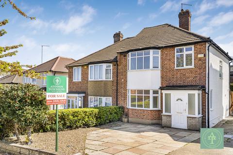 Lower Kenwood Avenue, Oakwood, EN2