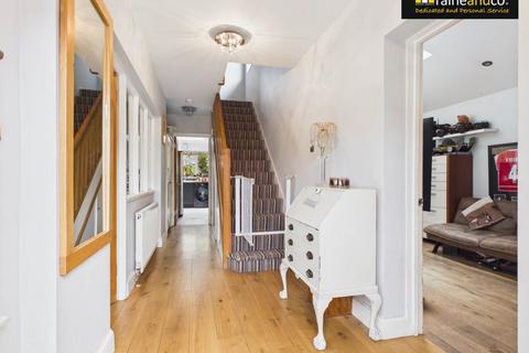 4 bedroom semi-detached house for sale, Tiverton Road, Potters Bar
