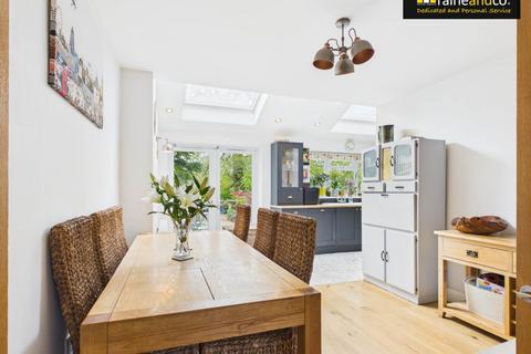 4 bedroom semi-detached house for sale, Tiverton Road, Potters Bar