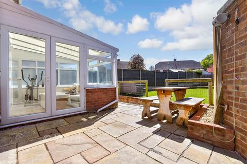 3 bedroom semi-detached house for sale, Grantham Avenue, Deal, Kent