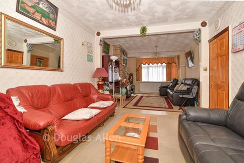 3 bedroom terraced house for sale, Overton Road, London E10
