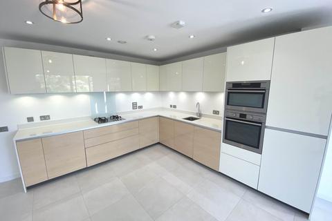2 bedroom apartment to rent, Regiment Hill, London