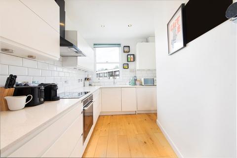 2 bedroom flat for sale, Tremlett Grove, London N19
