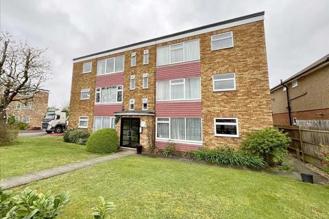 2 bedroom flat to rent, Coldharbour Lane, Bushey, WD23