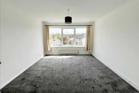 2 bedroom flat to rent, Coldharbour Lane, Bushey, WD23
