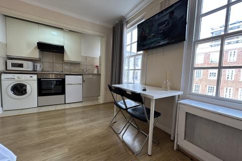 Studio to rent, Edgware Road, London W2