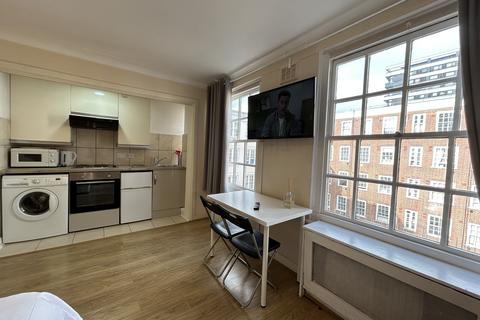 Studio to rent, Edgware Road, London W2
