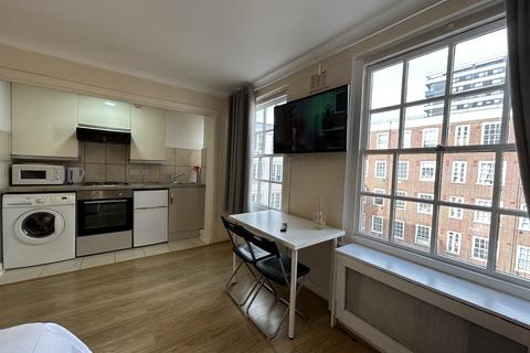 Studio to rent, Edgware Road, London W2