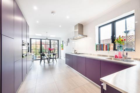 Pine Road, Cricklewood, London, NW2