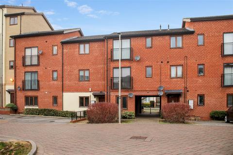 Maisonette - Goodrington Place, Milton Keynes MK10