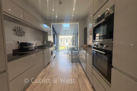 3 bedroom terraced house for sale, Alverstone Road, Southsea PO4