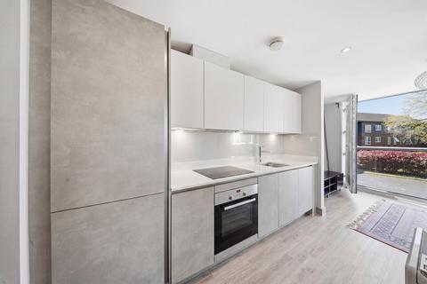 1 bedroom flat for sale, Park Terrace, Worcester Park KT4