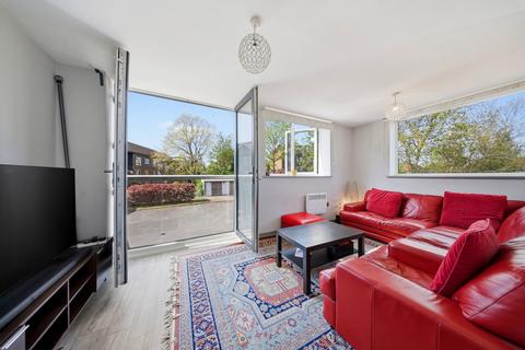 1 bedroom flat for sale, Park Terrace, Worcester Park KT4