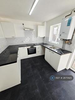 3 bedroom semi-detached house to rent, Weymouth Close, London, E6