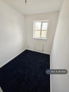 3 bedroom semi-detached house to rent, Weymouth Close, London, E6