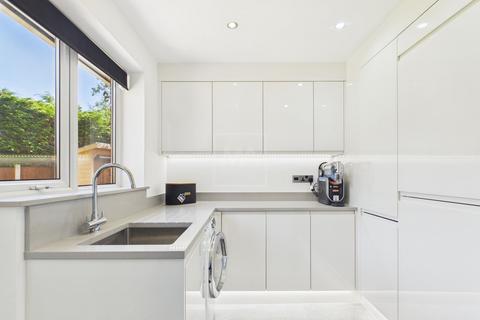 4 bedroom semi-detached house for sale, Morton Close, Old Hall, WA5