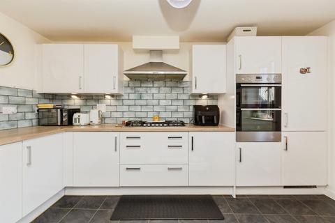 4 bedroom terraced house for sale, Tipton Crescent, Broughton, Aylesbury