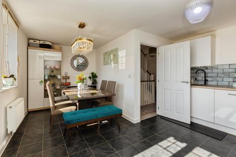 4 bedroom terraced house for sale, Tipton Crescent, Broughton, Aylesbury