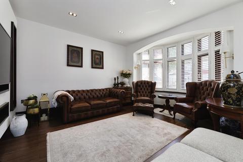 4 bedroom end of terrace house for sale, Sandhurst Drive, Ilford