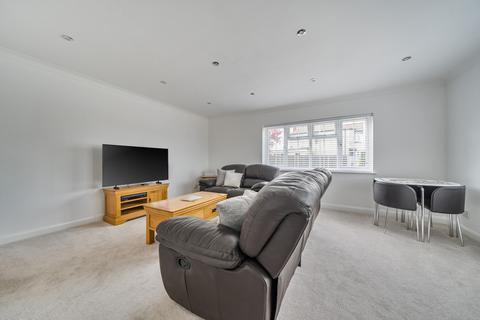 2 bedroom bungalow for sale, Frinton Road, Holland-on-Sea, Clacton-on-Sea
