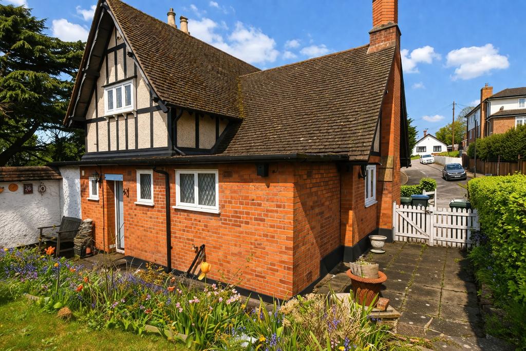 Detached house exterior, garden