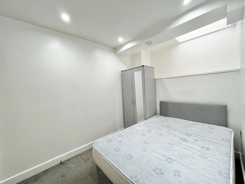 Apartment in Cardiff, Cardiff Bay - View 2