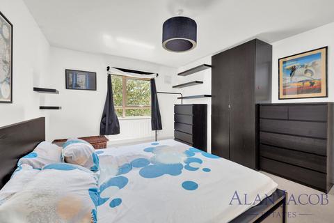 1 bedroom flat for sale, Ainsworth Court, London NW10