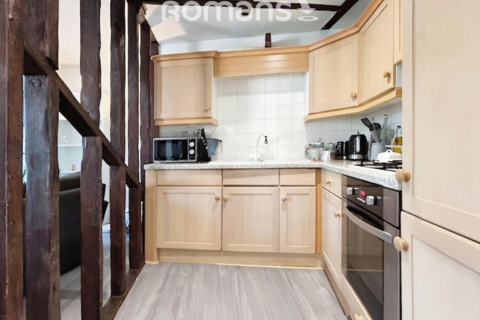 2 bedroom flat to rent, Victoria Street, Windsor, SL4