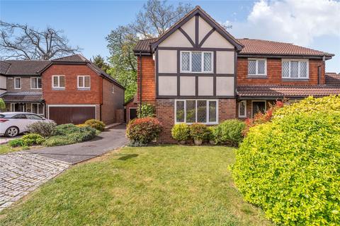 Chartwell Drive, Farnborough Village