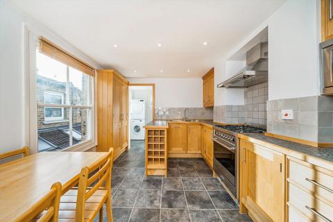 2 bedroom maisonette for sale, Russell Road, London SW19