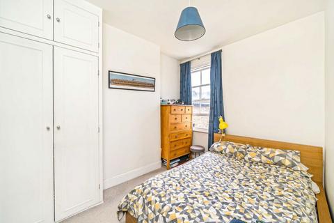 2 bedroom maisonette for sale, Russell Road, London SW19