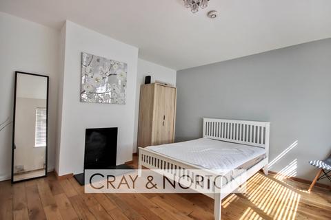 3 bedroom semi-detached house to rent, Coleridge Road, Addiscombe, CR0