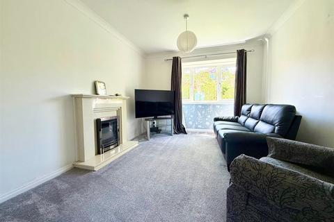 2 bedroom flat for sale, Buxton Road, Disley, Stockport