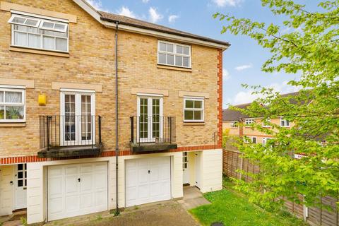 4 bedroom house for sale, Highgrove Close, London N11