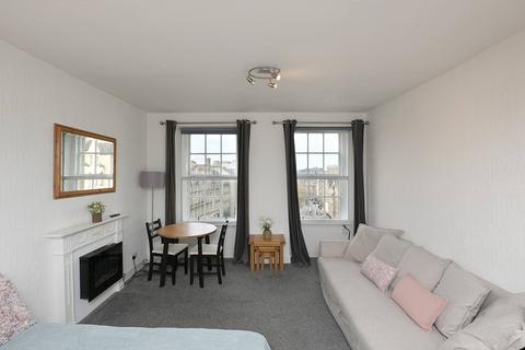 1 bedroom flat for sale, 112A/11 West Bow, Old Town, Edinburgh, EH1 2HH